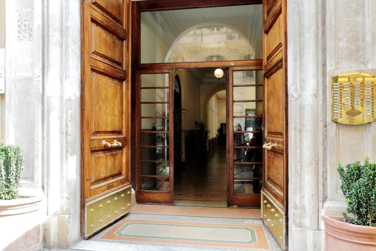 Trevi Diamond Luxury Suites & Jacuzzi Рим Экстерьер фото