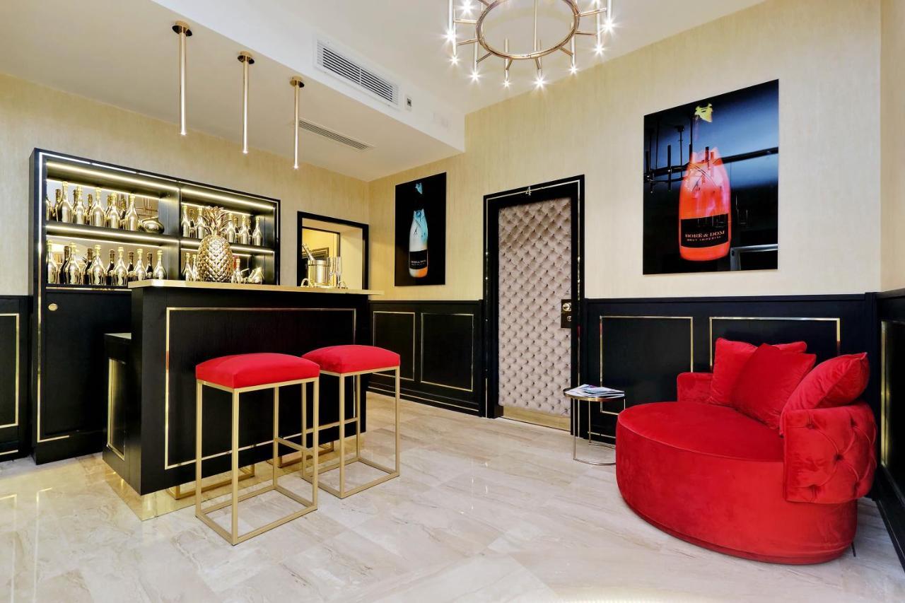 Trevi Diamond Luxury Suites & Jacuzzi Рим Экстерьер фото