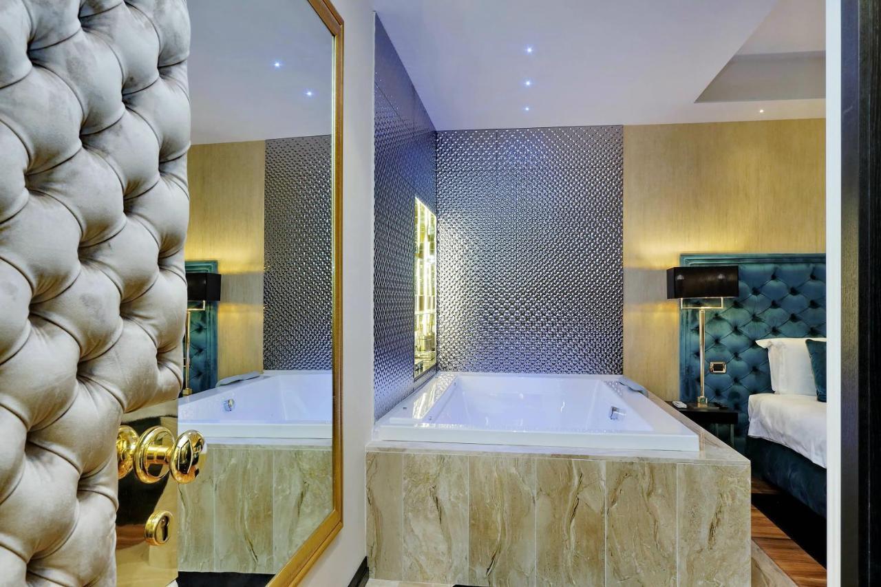 Trevi Diamond Luxury Suites & Jacuzzi Рим Экстерьер фото