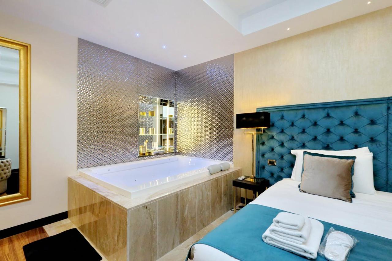 Trevi Diamond Luxury Suites & Jacuzzi Рим Экстерьер фото